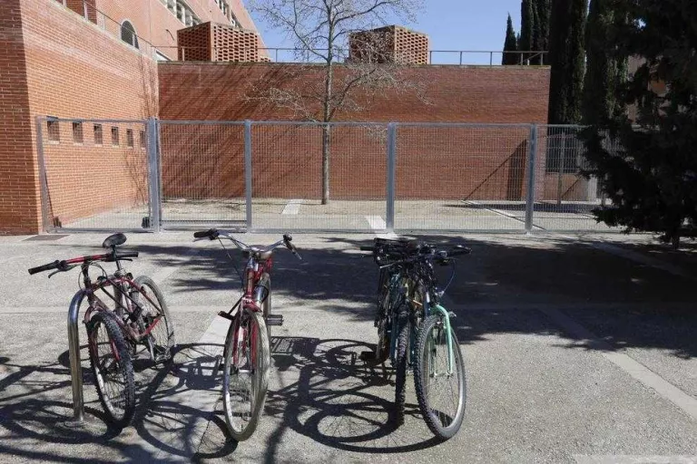 Instal·lada la macrogàbia per guardar bicicletes al campus d’Agrònoms