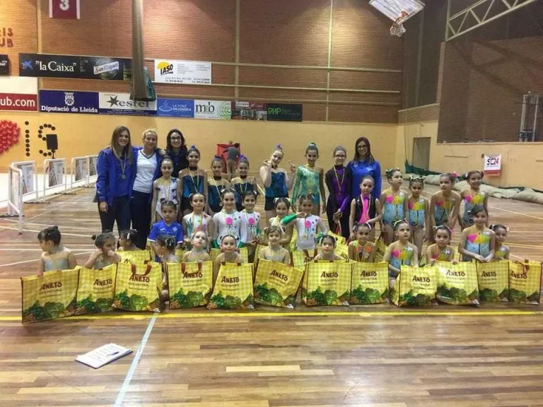 El CN Lleida conquereix vint-i-dos podis al torneig de gimnàstica rítmica del Sícoris Club