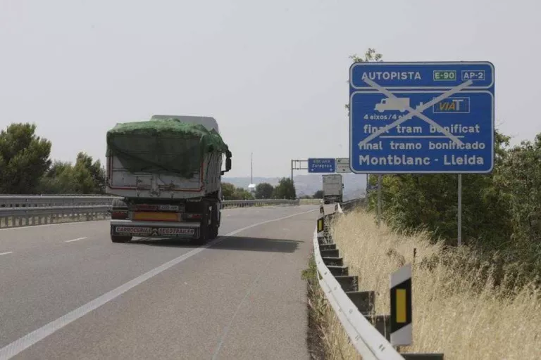 La desviació de camions a l’N-240 no inclou el tram més perillós i no satisfà alcaldes ni transportistes