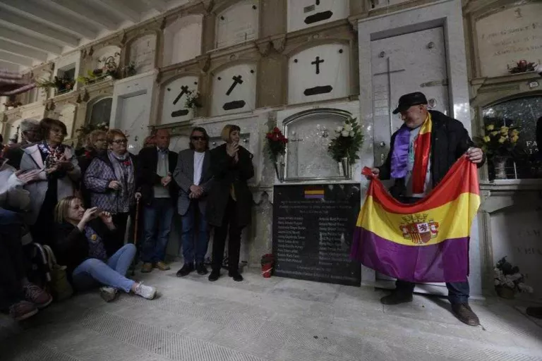 Almacelles posa nom a vint víctimes del franquisme