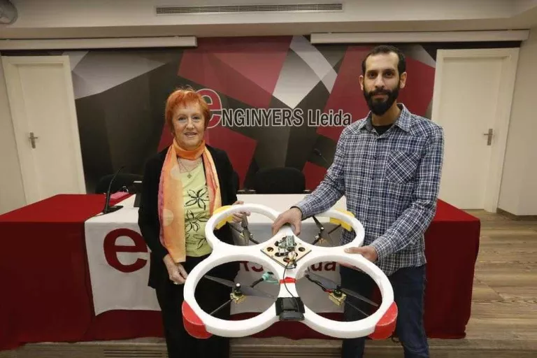 Un alumne de la UdL dissenya un dron amb visió artificial