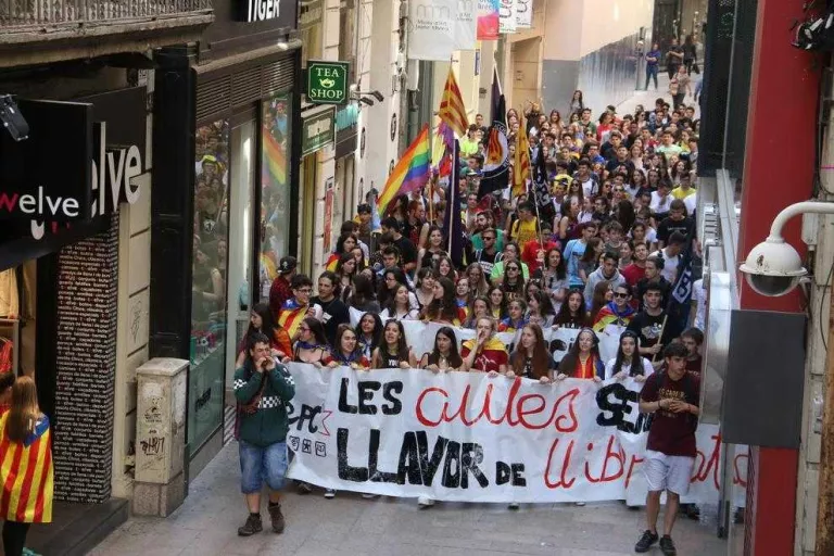 Vaga estudiantil desigual per reclamar rebaixa de taxes universitàries i educació pública de qualitat