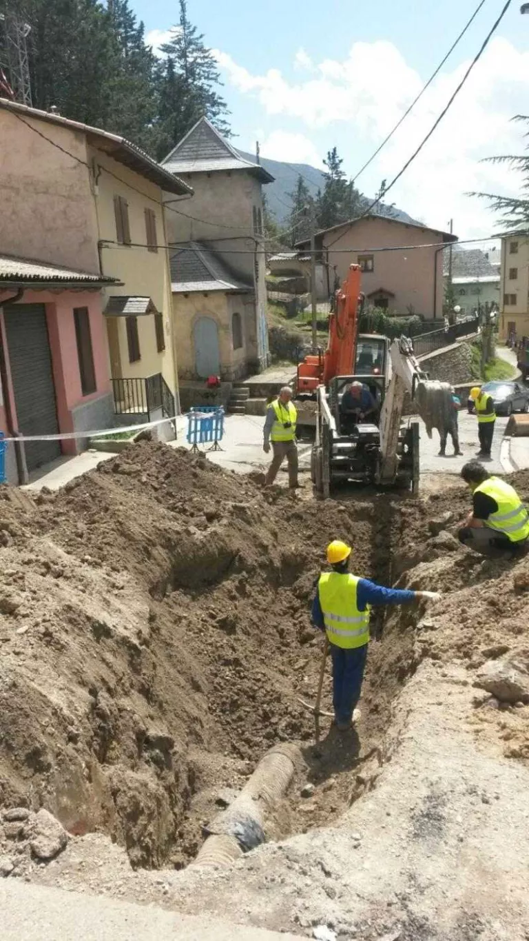 Els operaris van iniciar els treballs d’emergència.
