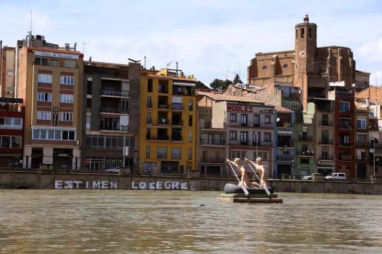 Lleida rebaixa l’alerta després d’assolir un cabal rècord als rius però manté la guàrdia