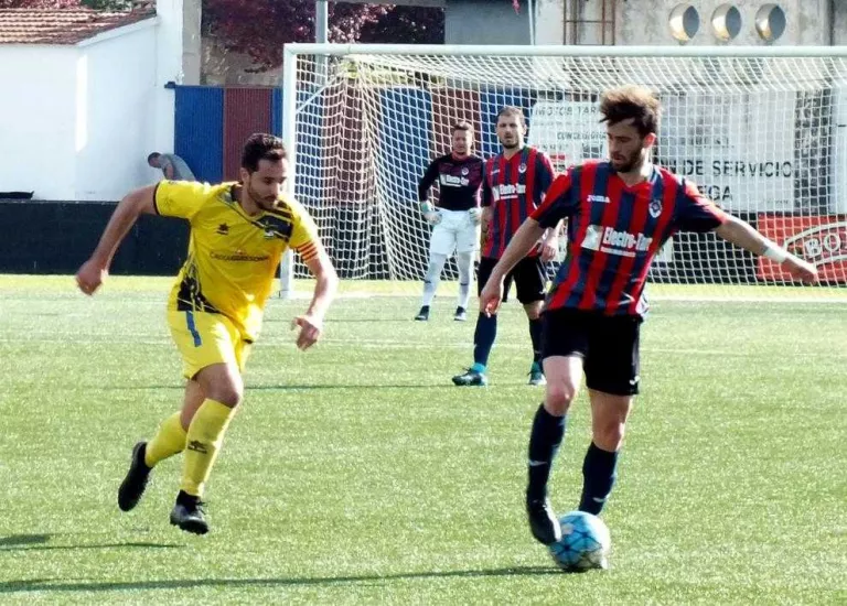 Golejada del Tàrrega amb un 'hat-trick' de Joni