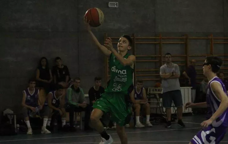 L’Agnès Gregori, a punt per al Campionat d’Espanya cadet masculí de bàsquet