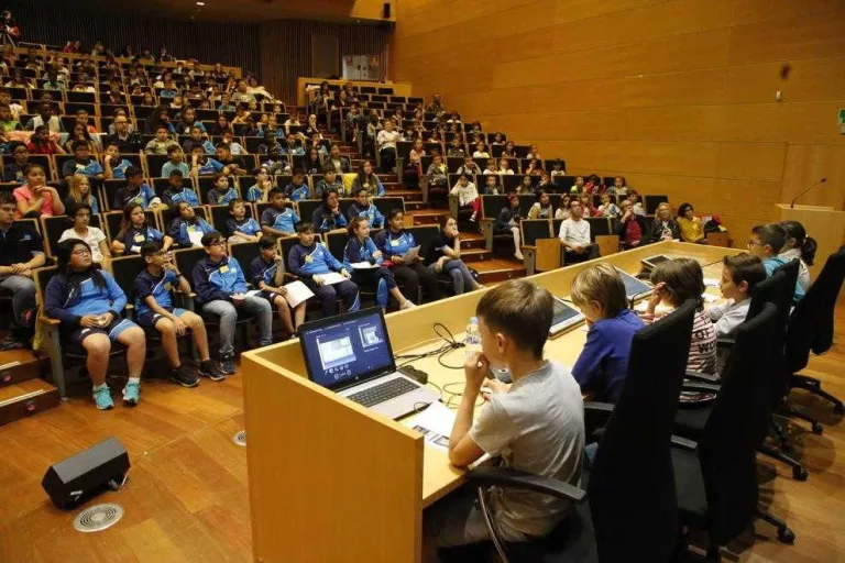 Més de 800 alumnes d'Infantil i Primària presenten els seus treballs científics a la UdL