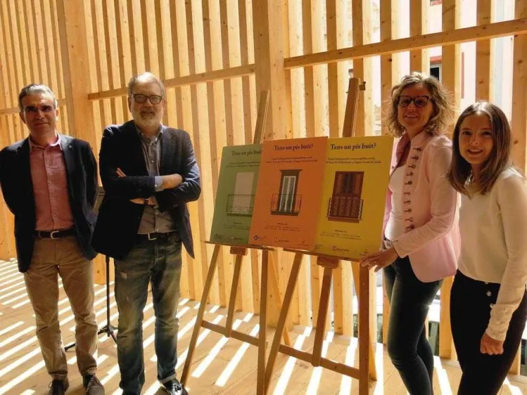 Allau de recursos de bancs contra la taxa de l’ajuntament que grava habitatges buits
