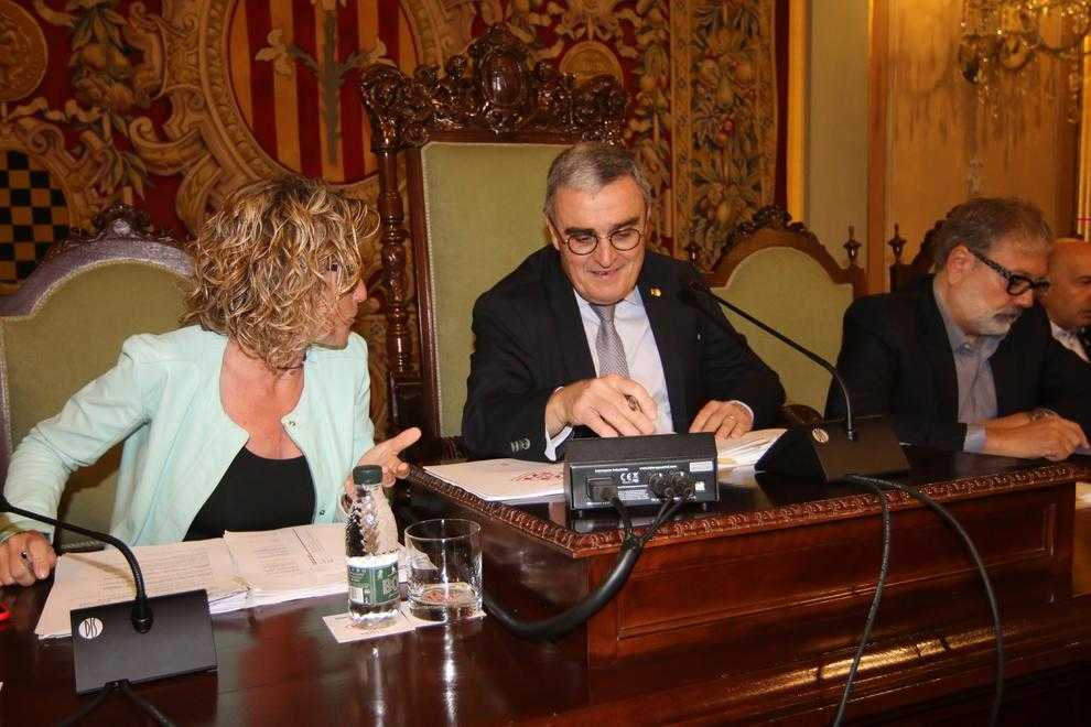 Àngel Ros diu que la Paeria retira llaços grocs de l’espai públic perquè sigui neutral