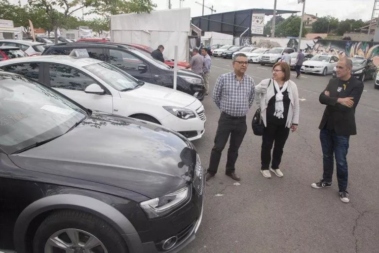 Més de 300 vehicles al mercat d’ocasió de Tàrrega