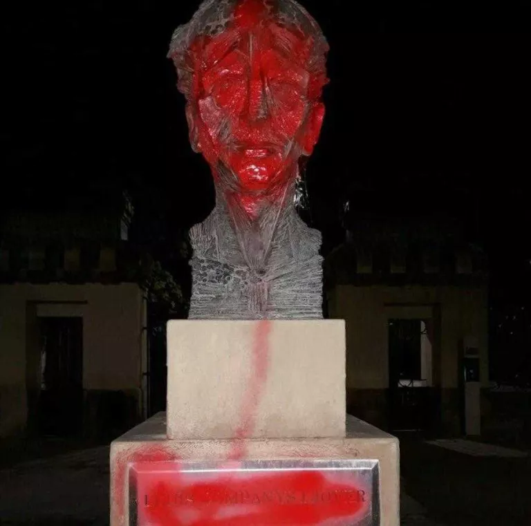 Atac al bust de Lluís Companys i nova font ‘groga’ a Lleida