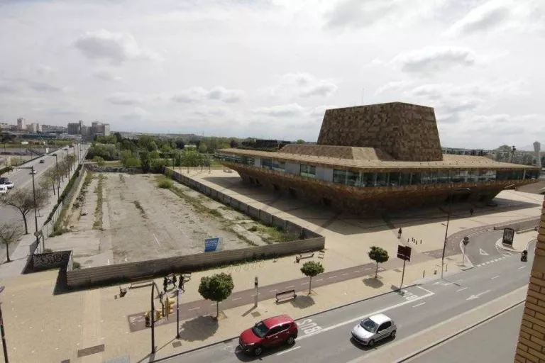 El jutge arxiva la investigació a CX pel solar de les torres de la Llotja