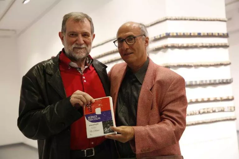 “La poesia catalana ha viscut la seua major plenitud els últims 50 anys”