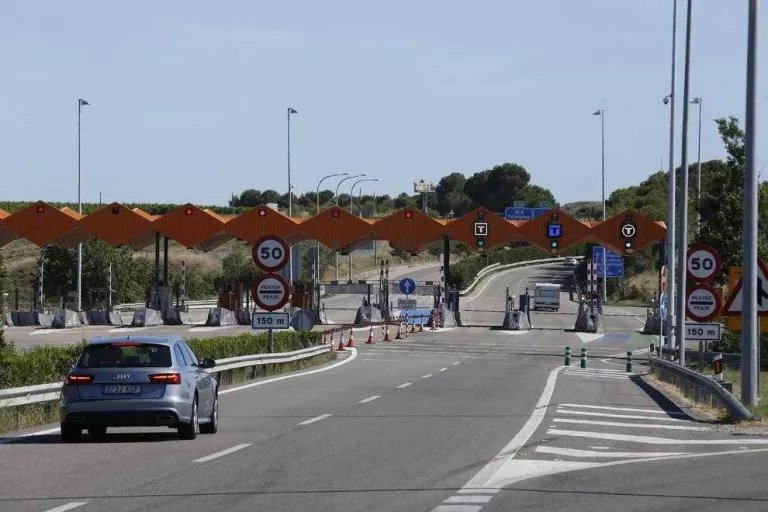Foment recuperarà les autopistes a l'expirar concessions i traurà els peatges