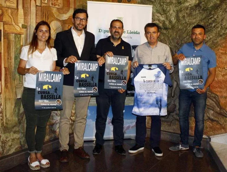 Miralcamp estrena una carrera nocturna
