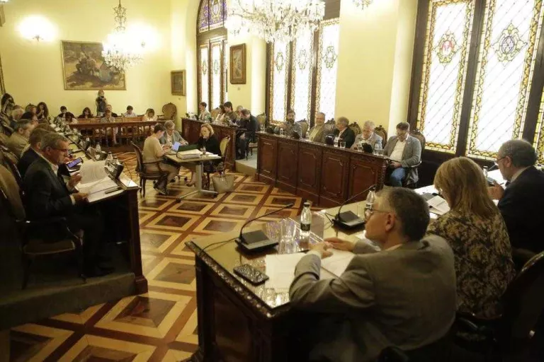 La Diputació veta que alts càrrecs rebin regals i viatges pagats