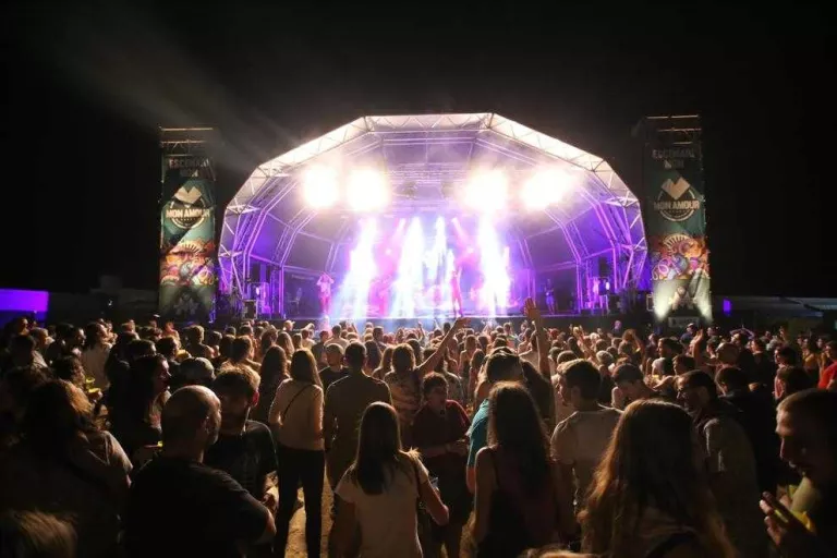 Mollerussa estrena el primer Mon Amour Summer Festival