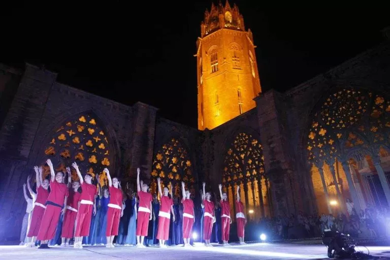 'Nit de Lluna Plena al Claustre' de la Seu Vella, amb dansa però sense lluna