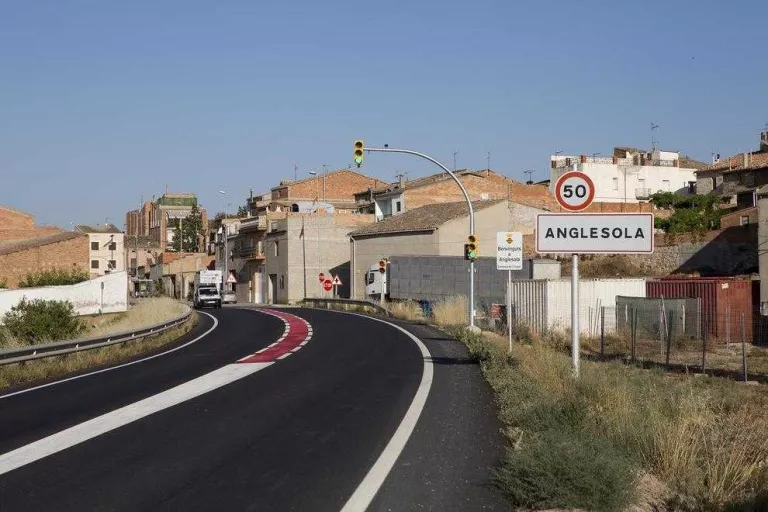 Anglesola desplega la fibra òptica, a punt a la tardor