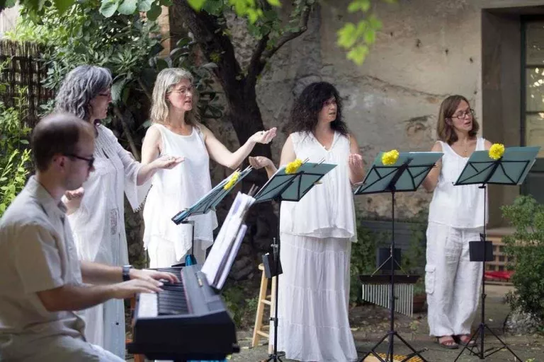 El grup vocal Mezzos invita a un viatge per les músiques del món