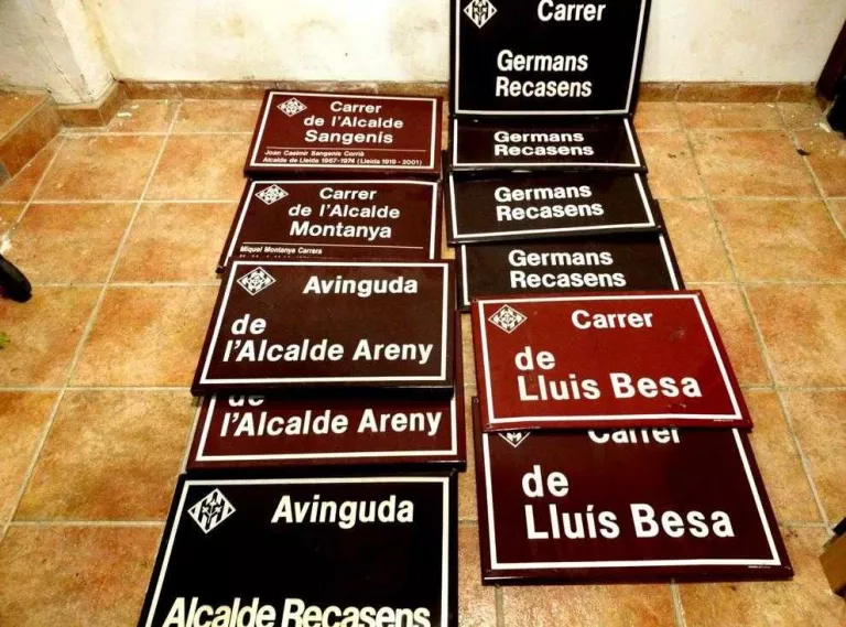 Una llei per treure el franquisme dels carrers i les places