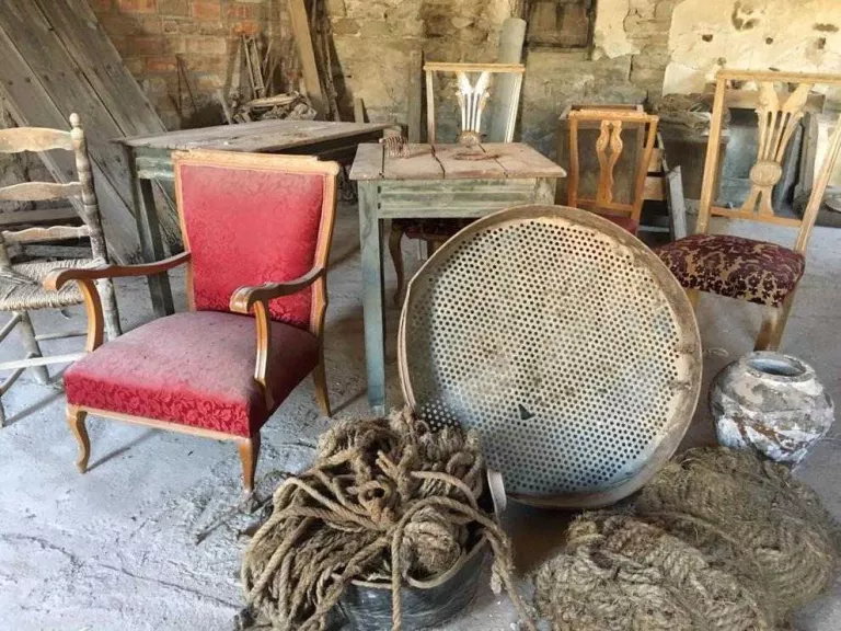 Montgai demana mobles als veïns per equipar el nou passatge d’art