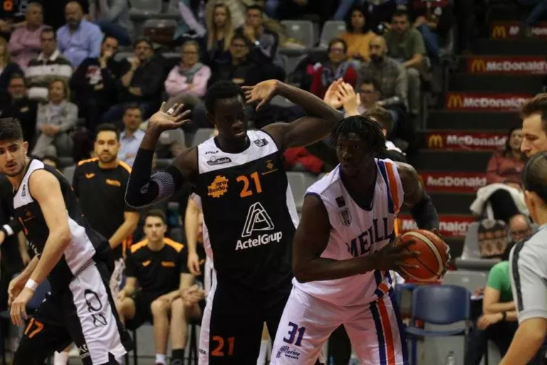 Massine Fall, reforç interior del Força Lleida