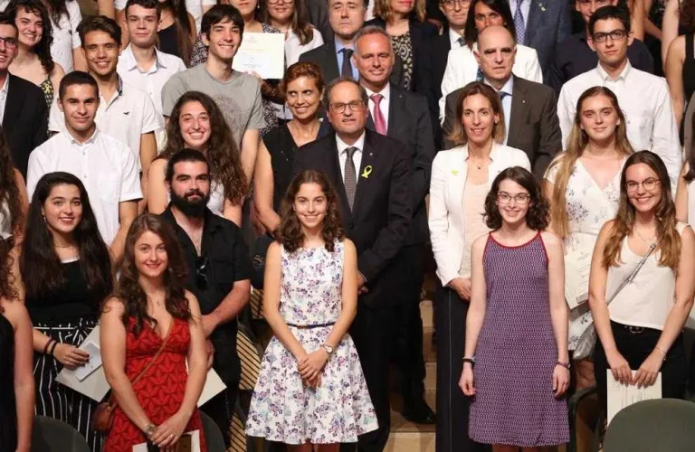 Nova oportunitat per a futurs mestres - Les Proves d’Aptitud Personal per accedir a un grau d’Educació van deixar fora gairebé la meitat d’aspirants al juny. Dels 312 estudiants que es van presentar, un 53,84 per cent va passar els exàmens ...