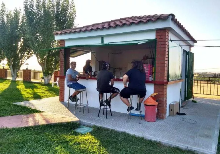 Onada de robatoris en bars de piscines de la Segarra