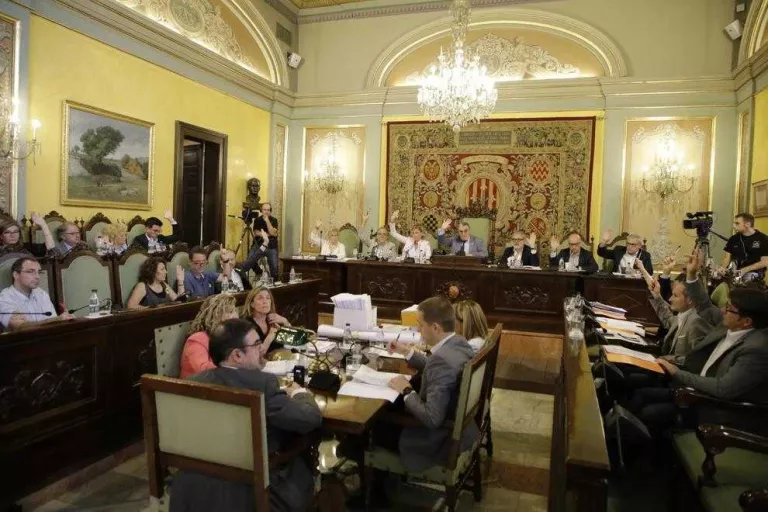 Llum verda a refinançar el deute de Gardeny i millorar les condicions de la Guàrdia Urbana