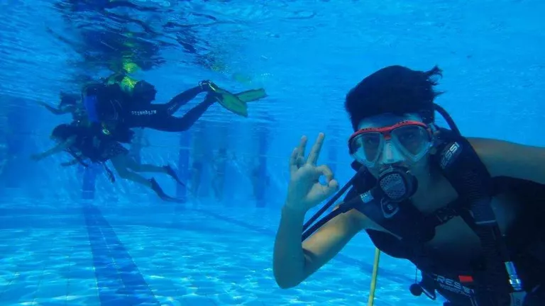 Busseig per a nens a les piscines de Lleida