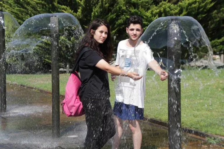 Tres hospitalitzats per la calor