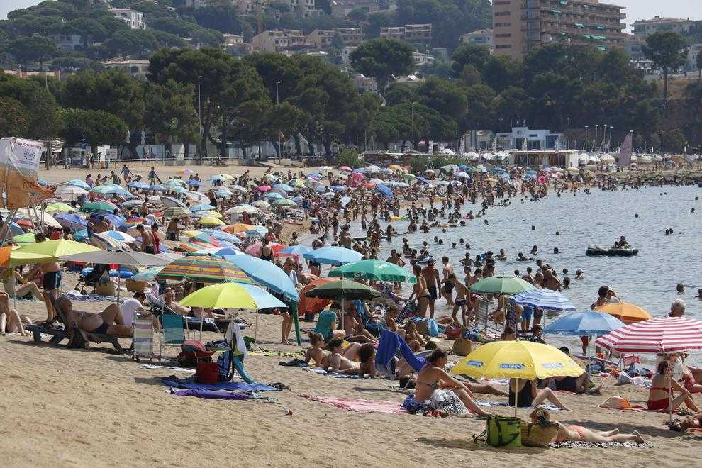 Tres hospitalitzats per la calor