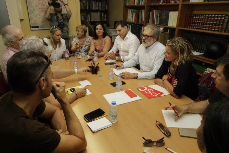Els aspirants a rellevar Àngel Ros han de presentar 92 avals, el 25% dels militants