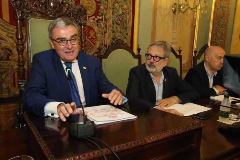 Ros ja exerceix com a ambaixador d'Espanya a Andorra