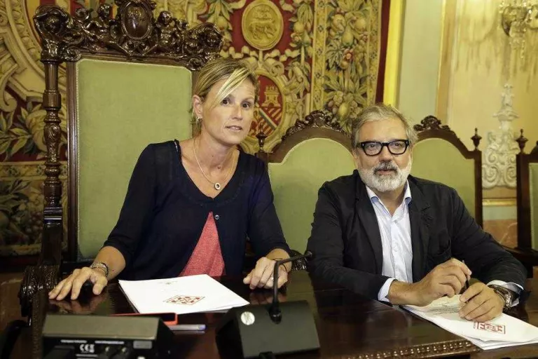 Larrosa obté 147 avals i Mínguez, 102