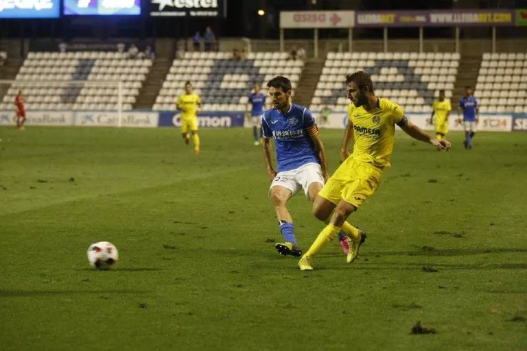 Álex Albístegui, setè jugador que arriba a 100 partits amb el Lleida