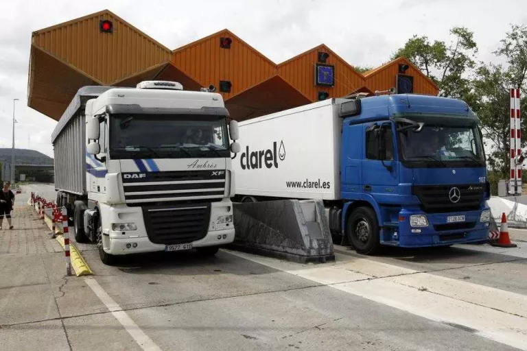 La xifra de camions a l'AP-2 es dispara un 112 per cent
