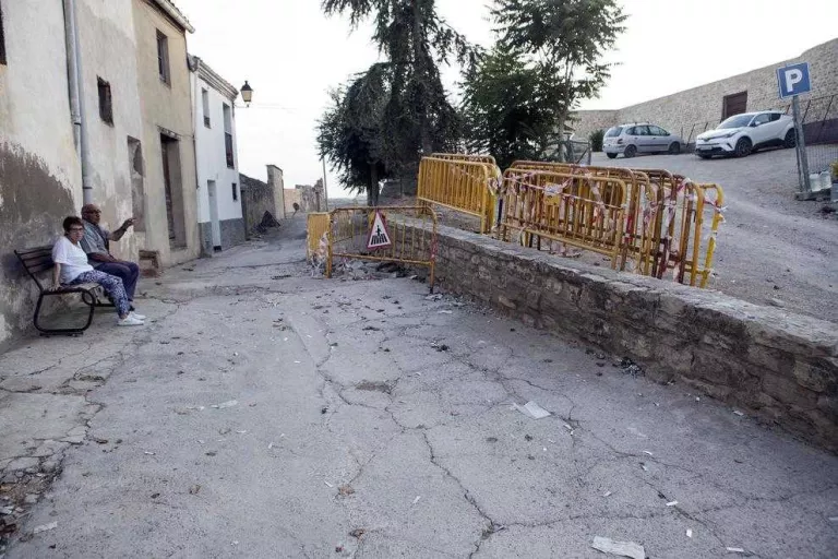 Cervera renovarà el ferm de la pujada del Castell