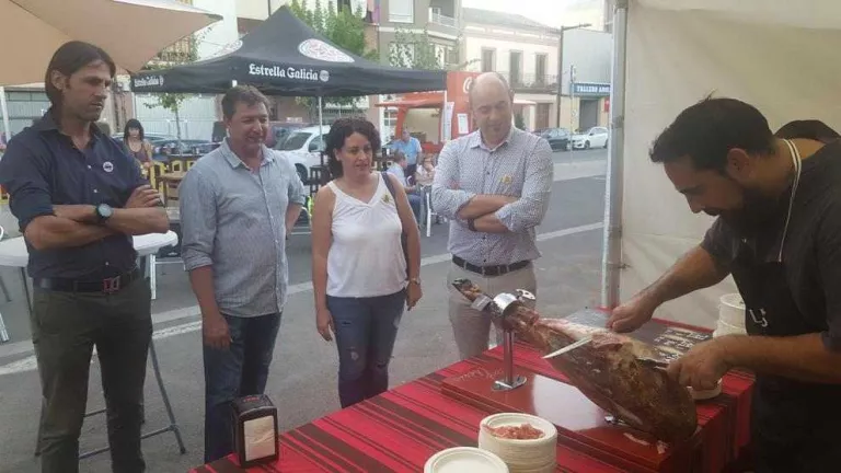 Tastos de pernil ecològic a la fira especialitzada de Balaguer