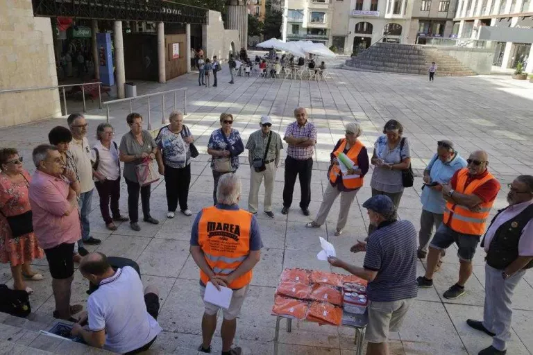 Membres de la Marea Pensionista a l’assemblea d’ahir.