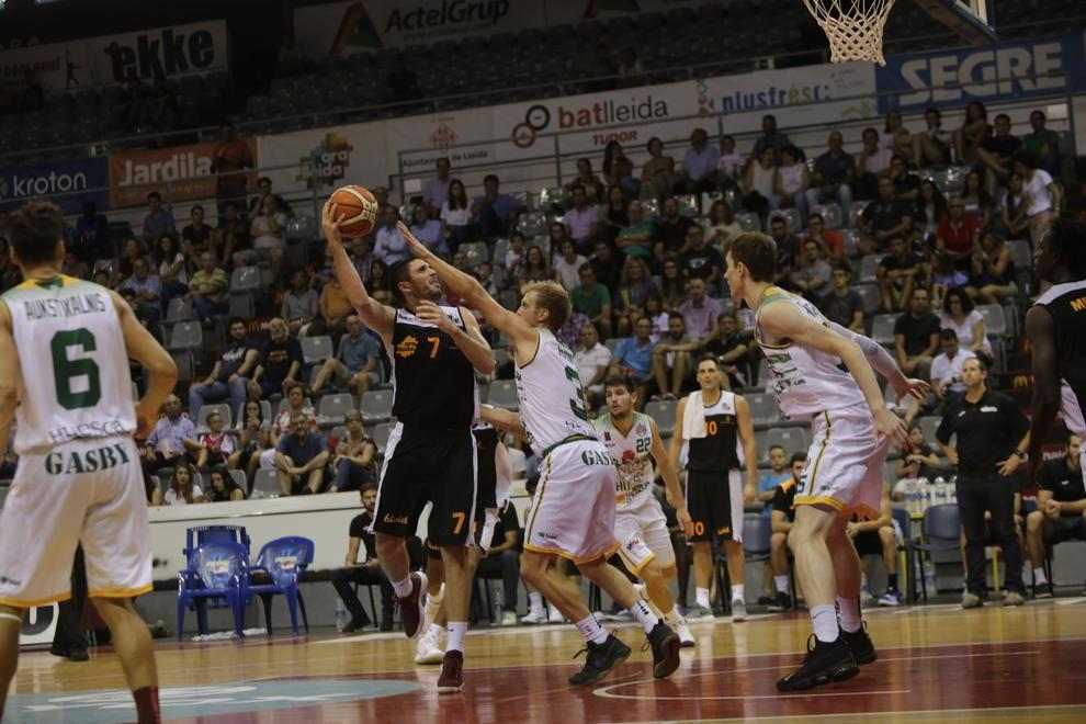El Lleida es queda amb el trofeu