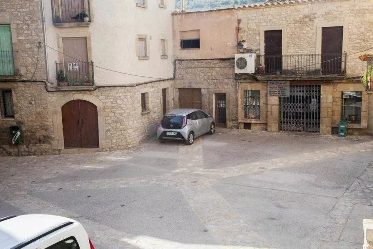 Guimerà millora les dos places principals, Major i de l’Església