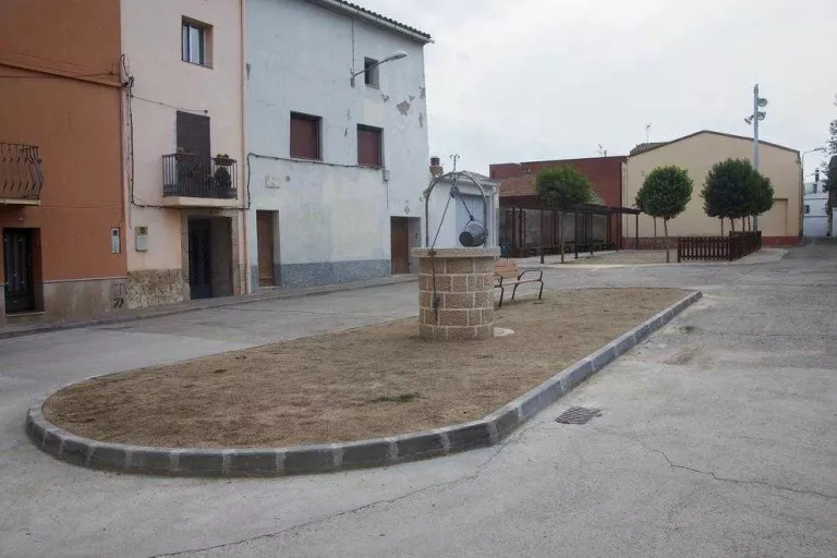 Rèplica ornamental per a la plaça del Pou de Vilagrassa