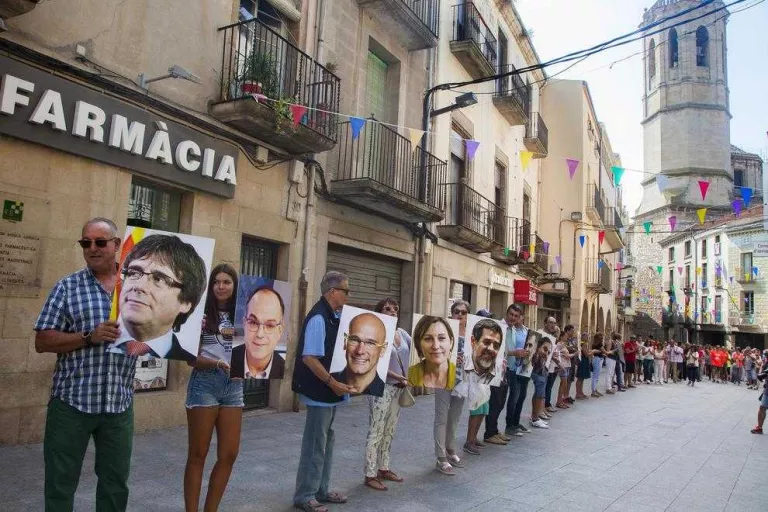 Cadena humana a Tàrrega pels presos sobiranistes