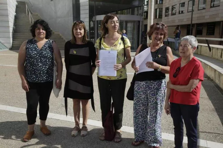 Dones de Lleida denuncia un prostíbul per incitar a la pederàstia
