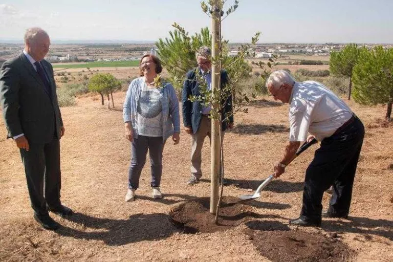 Tàrrega estrena una plaça a Sant Eloi