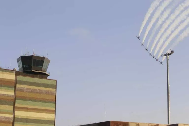 Arriben a Alguaire els primers avions per al festival d'acrobàcies
