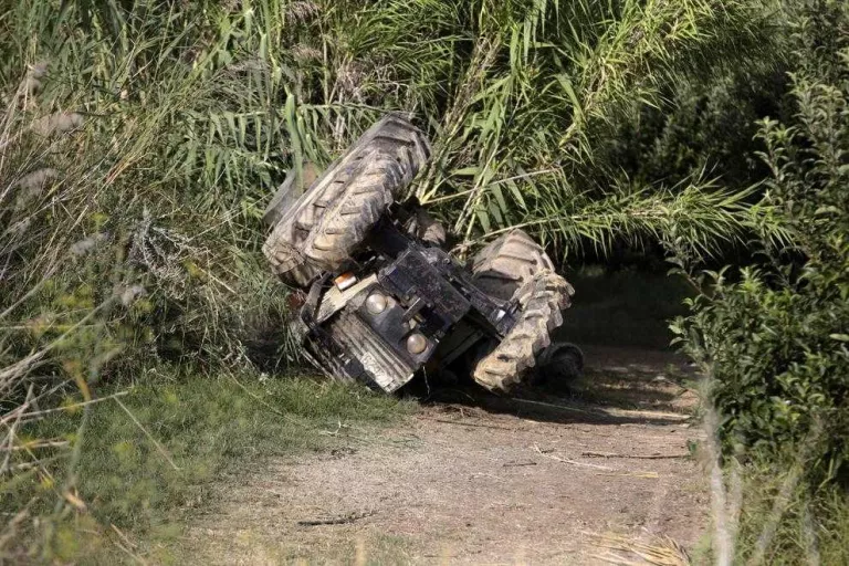 Mor un veí de Torrefarrera de 45 anys al bolcar amb el tractor