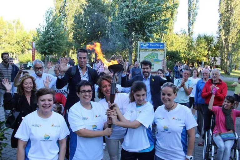 La flama arriba a la Seu d'Urgell i encén els Jocs Special Olympics